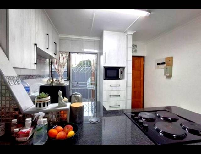 1 BEDROOM PROPERTY TO RENT IN ARBORETUM